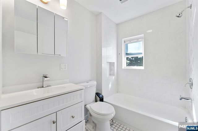 37 Emmet, Newark, NJ 07114