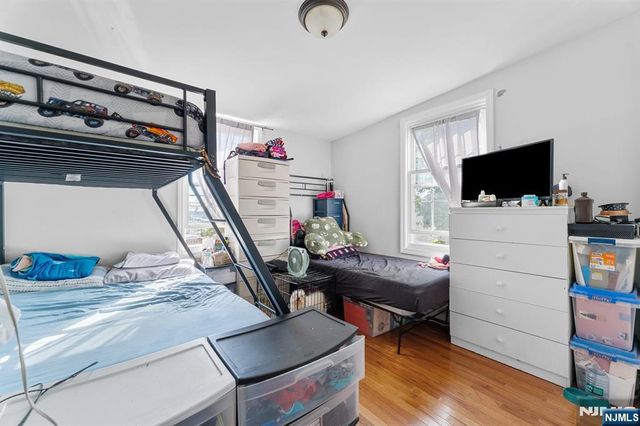 37 Emmet, Newark, NJ 07114