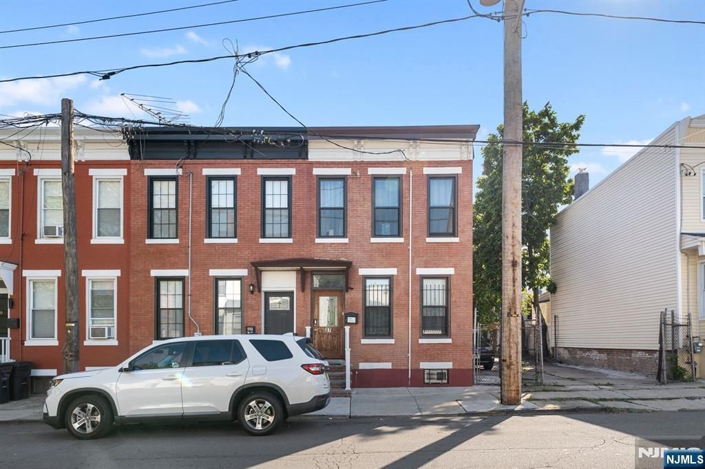 37 Emmet, Newark, NJ 07114