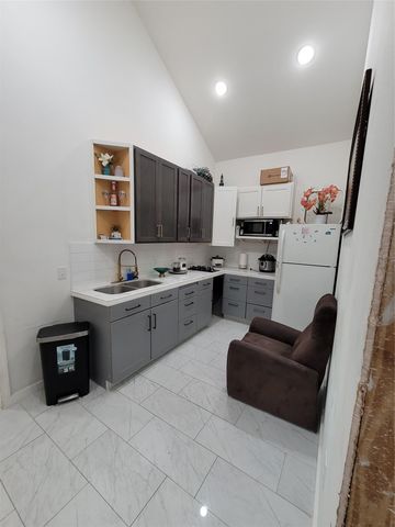 233 St Marys RD, Dale, TX 78616