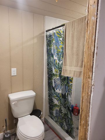 233 St Marys RD, Dale, TX 78616