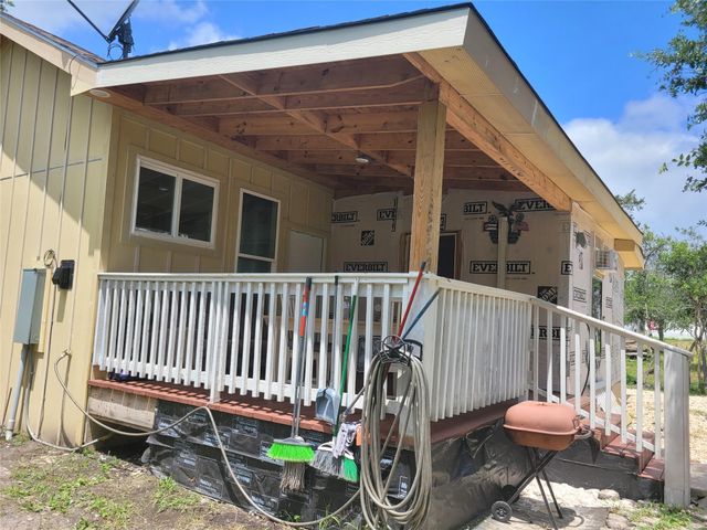 233 St Marys RD, Dale, TX 78616