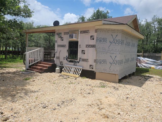 233 St Marys RD, Dale, TX 78616