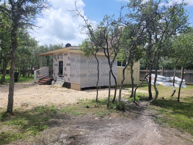 233 St Marys RD, Dale, TX 78616