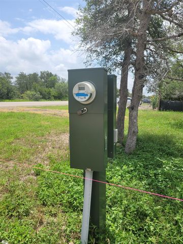 233 St Marys RD, Dale, TX 78616