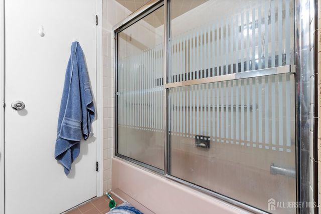 55 Riverbend Drive, North Brunswick, NJ 08902