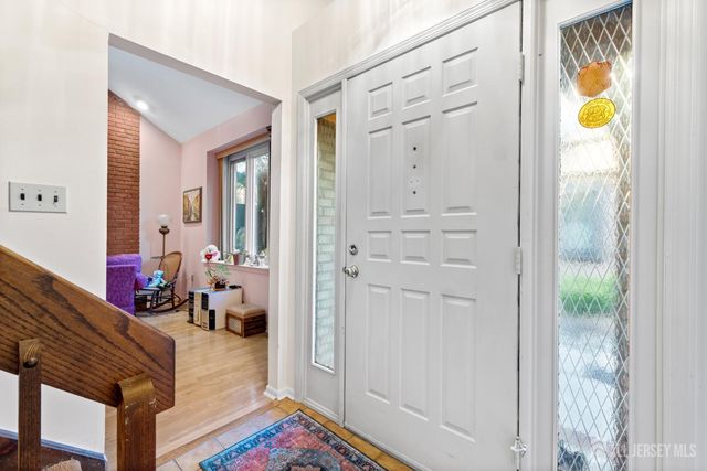 55 Riverbend Drive, North Brunswick, NJ 08902