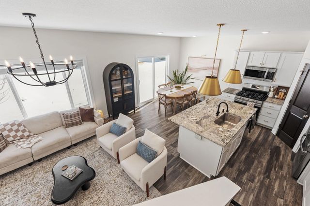 1671 Riverside Drive, Shakopee, MN 55379