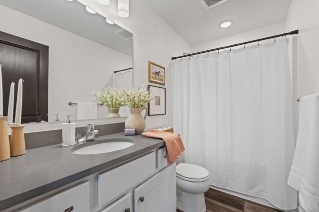 1671 Riverside Drive, Shakopee, MN 55379