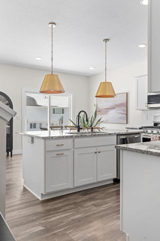 1671 Riverside Drive, Shakopee, MN 55379