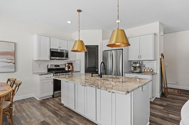 1671 Riverside Drive, Shakopee, MN 55379