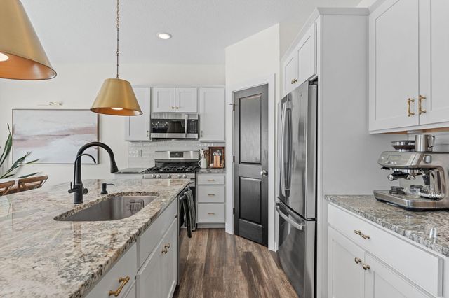 1671 Riverside Drive, Shakopee, MN 55379