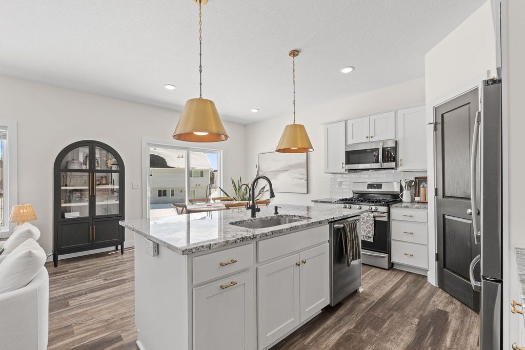 1671 Riverside Drive, Shakopee, MN 55379