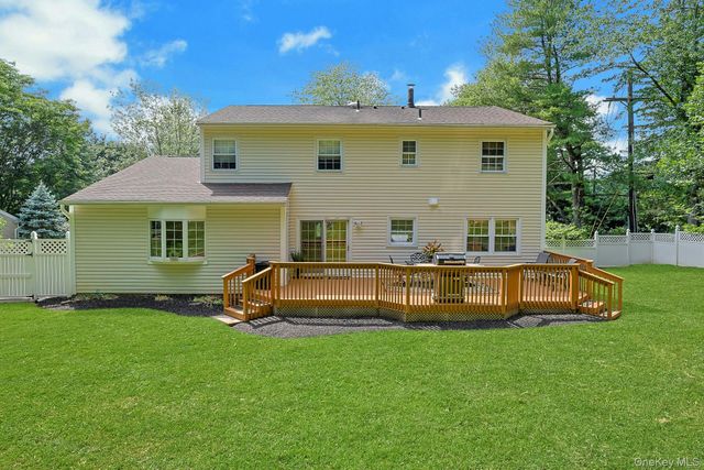 32 Sandstone Trail, New City, NY 10956