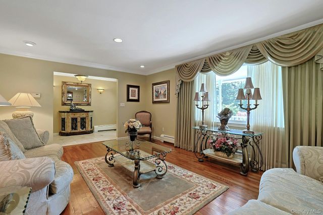 32 Sandstone Trail, New City, NY 10956