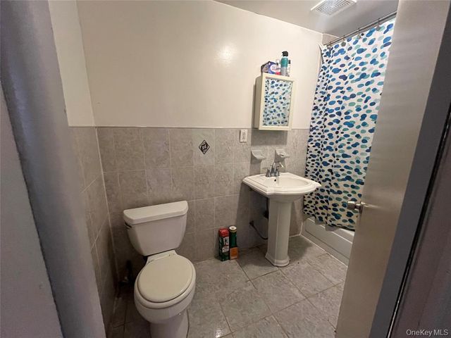 99-22 34th Ave, Corona, NY 11368