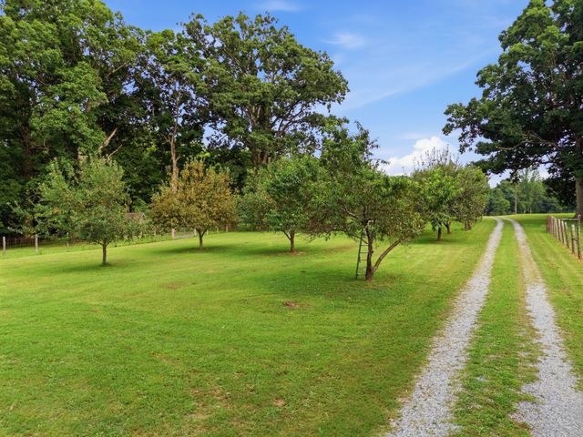 1376 Dividing Ridge Rd, Goodlettsville, TN 37072