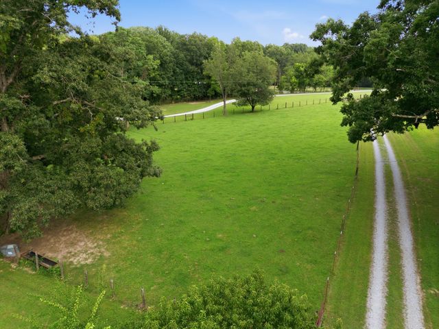1376 Dividing Ridge Rd, Goodlettsville, TN 37072