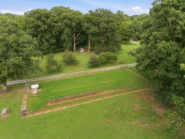 1376 Dividing Ridge Rd, Goodlettsville, TN 37072
