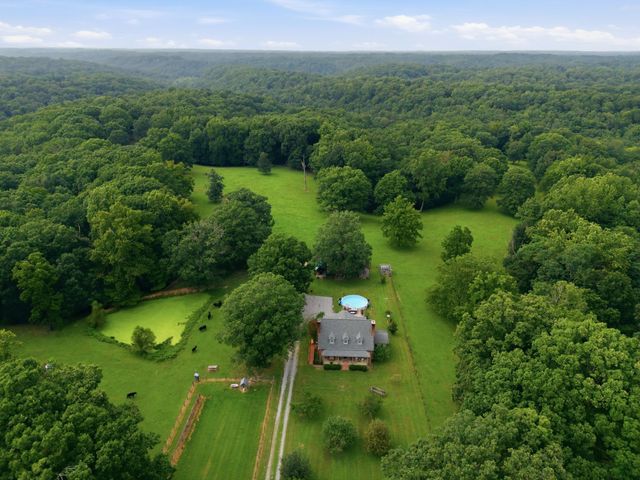 1376 Dividing Ridge Rd, Goodlettsville, TN 37072