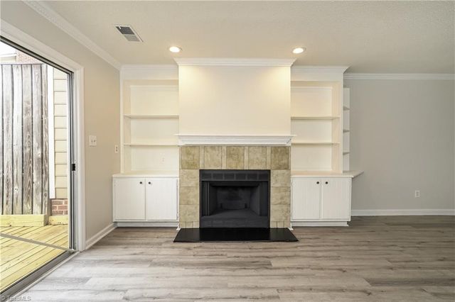 3727 Greenes Crossing, Greensboro, NC 27410