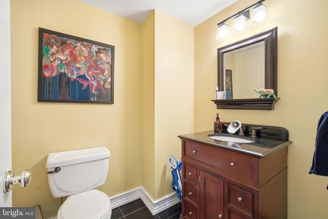 100 CAPTAINS WALK, Egg Harbor Township, NJ 08234