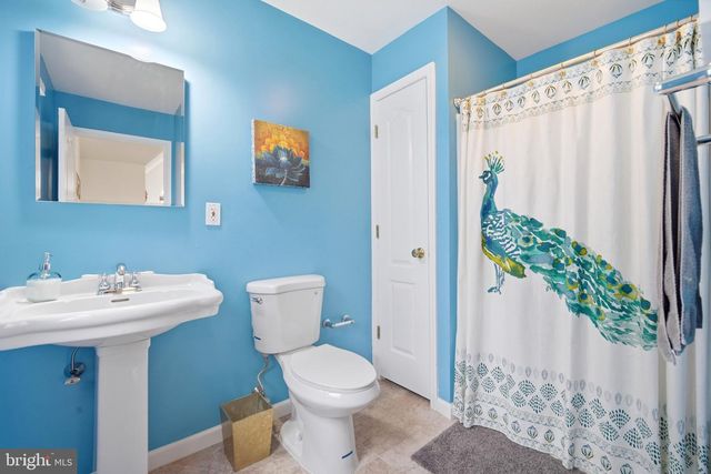 100 CAPTAINS WALK, Egg Harbor Township, NJ 08234