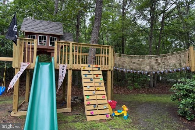 100 CAPTAINS WALK, Egg Harbor Township, NJ 08234