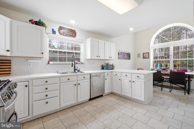 100 CAPTAINS WALK, Egg Harbor Township, NJ 08234