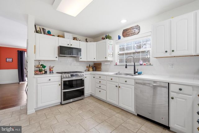 100 CAPTAINS WALK, Egg Harbor Township, NJ 08234