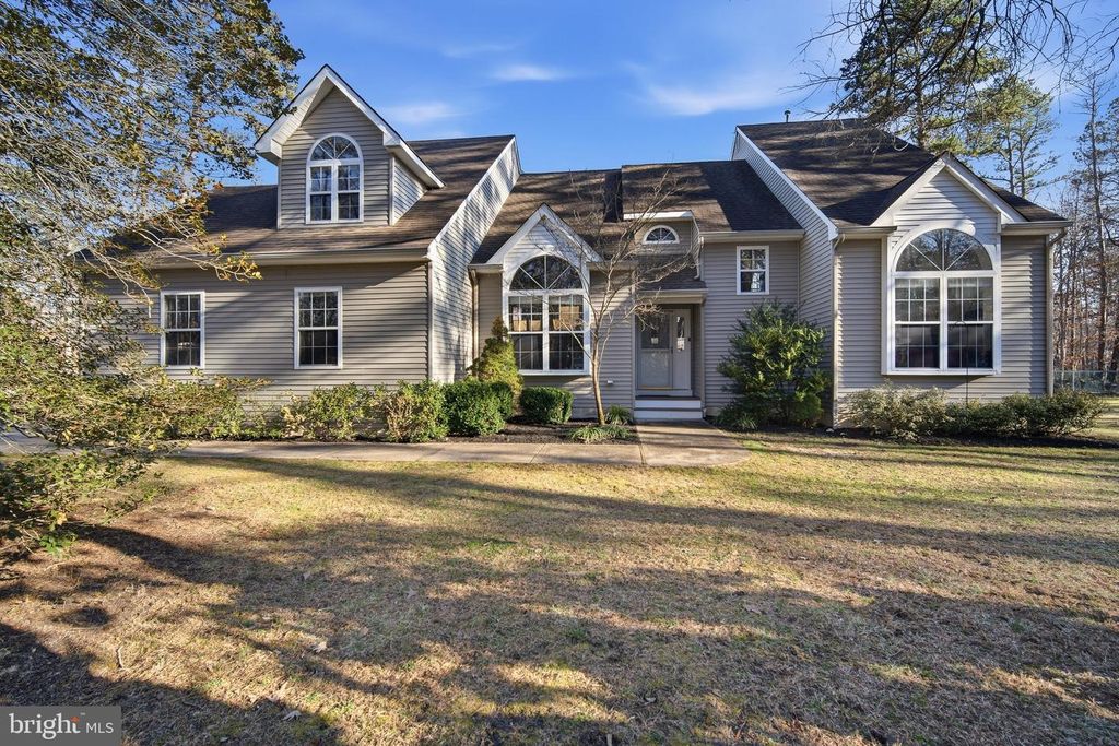 100 CAPTAINS WALK, Egg Harbor Township, NJ 08234