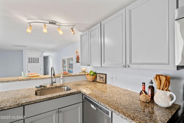 1816 N Pacana Way, Green Valley, AZ 85614