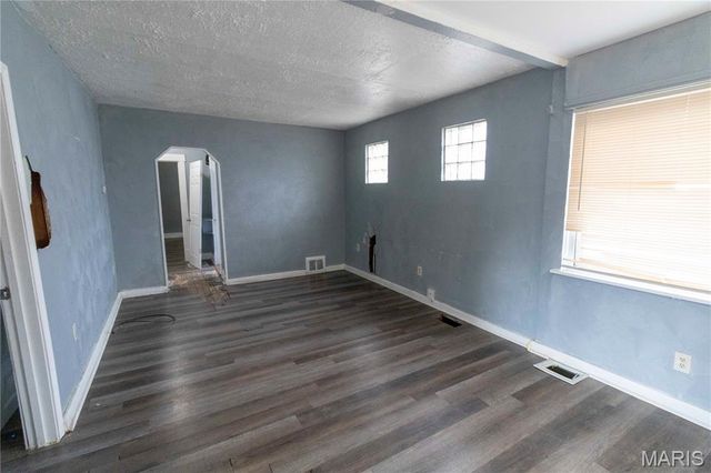 7129 Garesche Avenue, St Louis, MO 63136