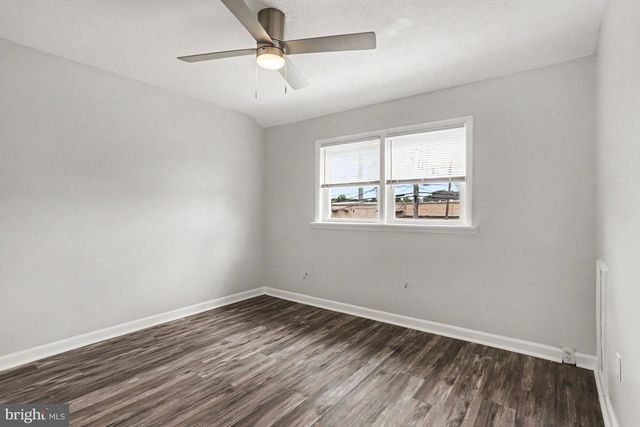 127 BLADEN RD, Baltimore, MD 21221