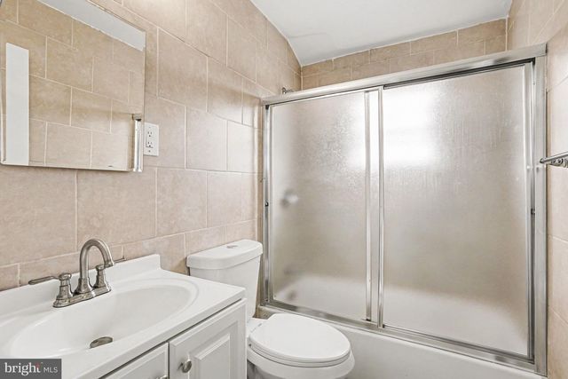 127 BLADEN RD, Baltimore, MD 21221