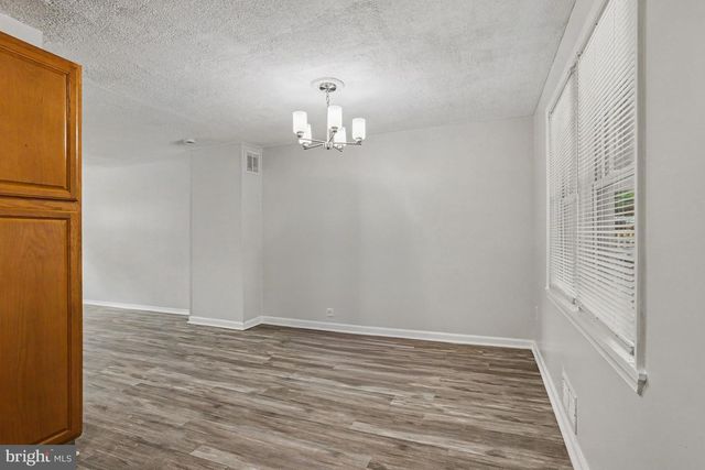127 BLADEN RD, Baltimore, MD 21221