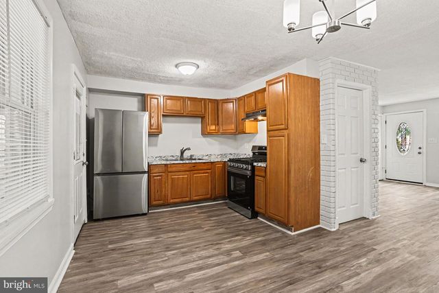 127 BLADEN RD, Baltimore, MD 21221