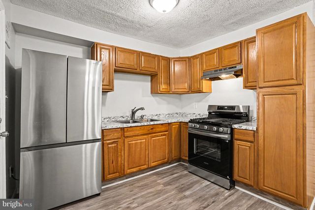 127 BLADEN RD, Baltimore, MD 21221