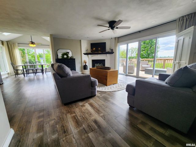 1148 Diebel Road, Washington, IL 61547