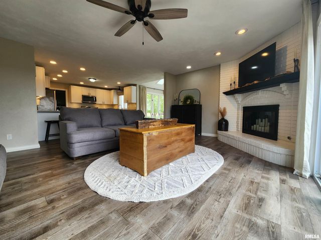 1148 Diebel Road, Washington, IL 61547