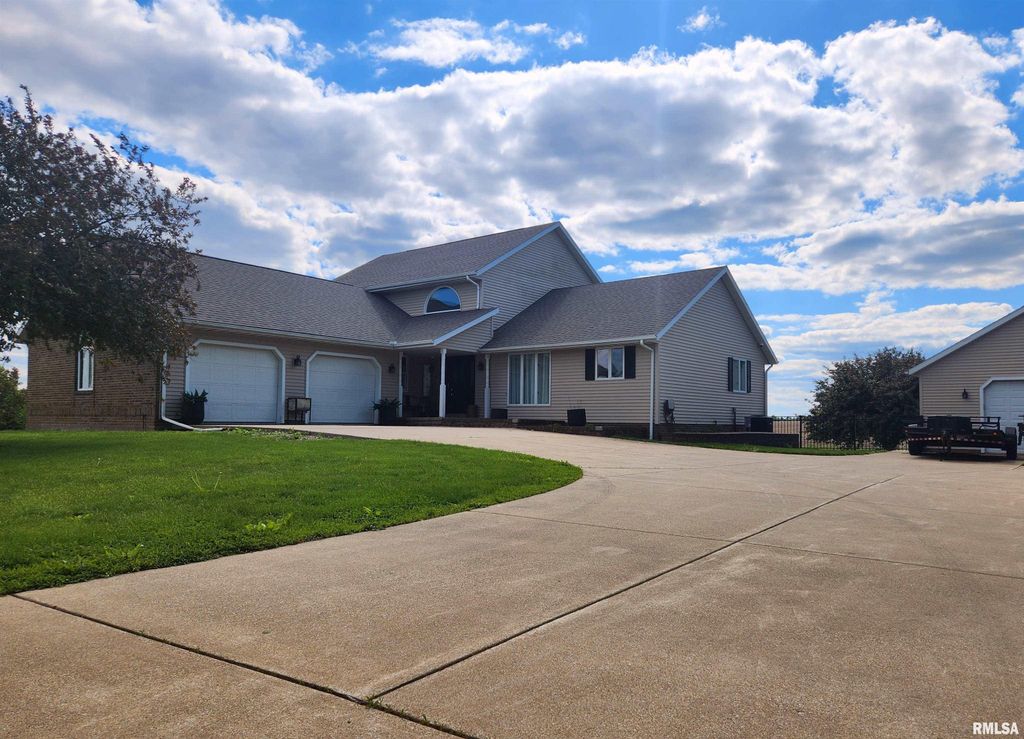 1148 Diebel Road, Washington, IL 61547