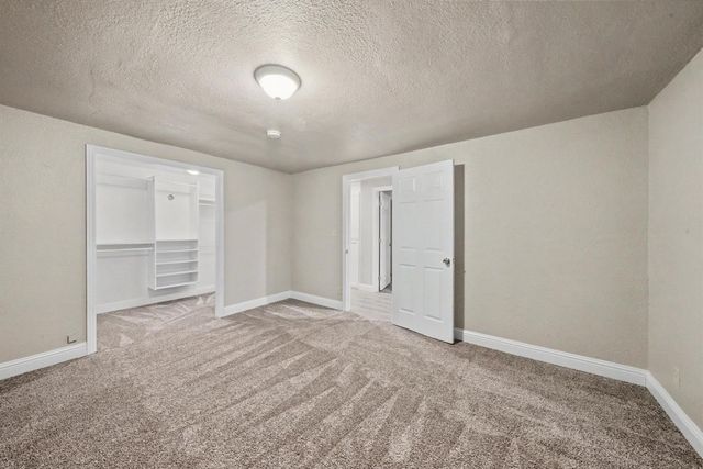 1374 E Gaschen Avenue, Fresno, CA 93725