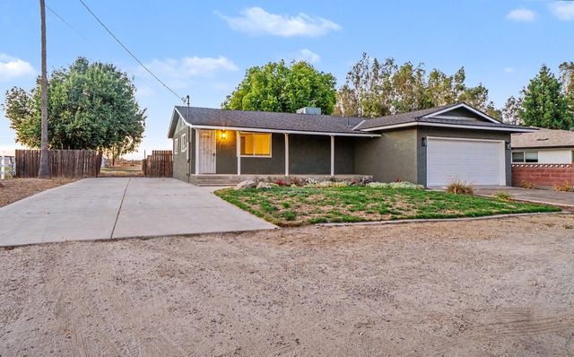 1374 E Gaschen Avenue, Fresno, CA 93725