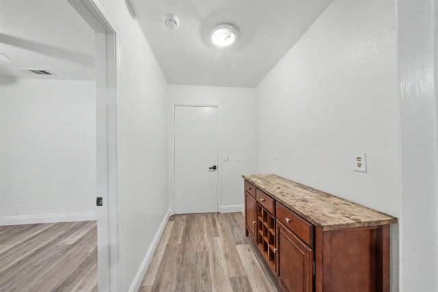 1374 E Gaschen Avenue, Fresno, CA 93725
