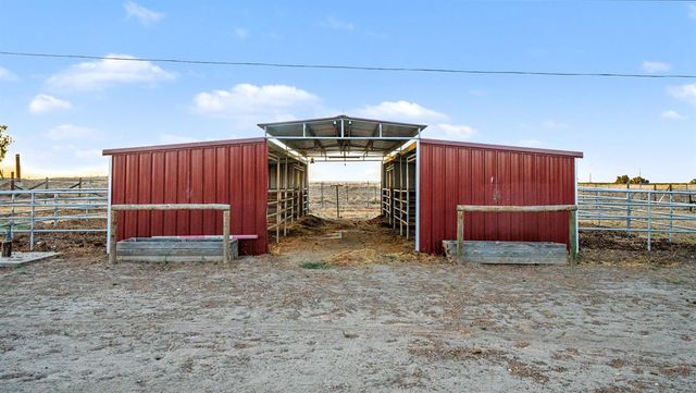 1374 E Gaschen Avenue, Fresno, CA 93725