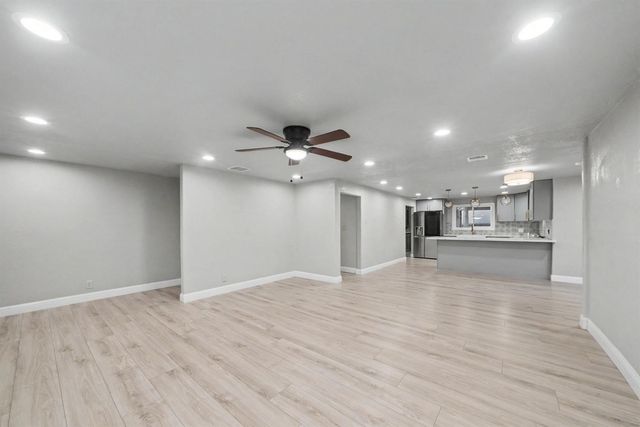 1374 E Gaschen Avenue, Fresno, CA 93725