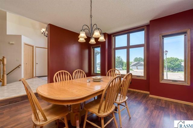 413 Thomas Drive, Eagle Lake, MN 56024