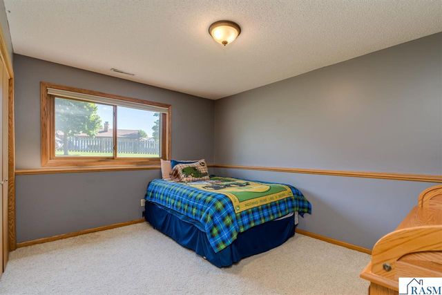 413 Thomas Drive, Eagle Lake, MN 56024