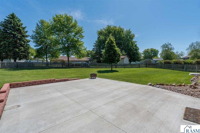 413 Thomas Drive, Eagle Lake, MN 56024