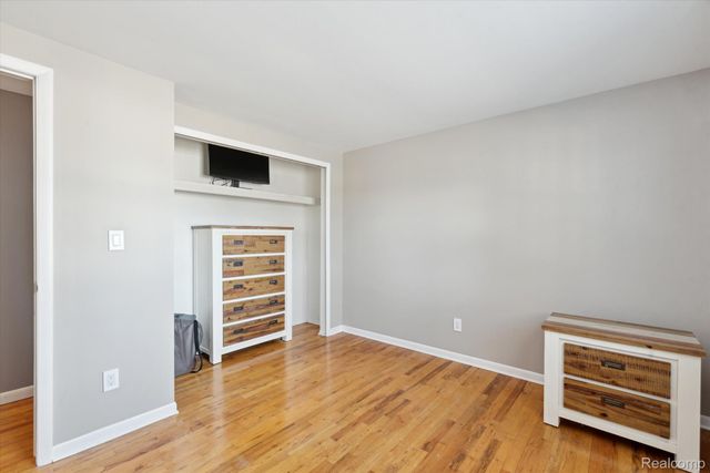 24198 COLONIAL Drive, Woodhaven, MI 48183